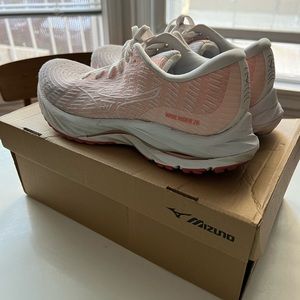 Mizuno Wave Rider 26 Women’s 9